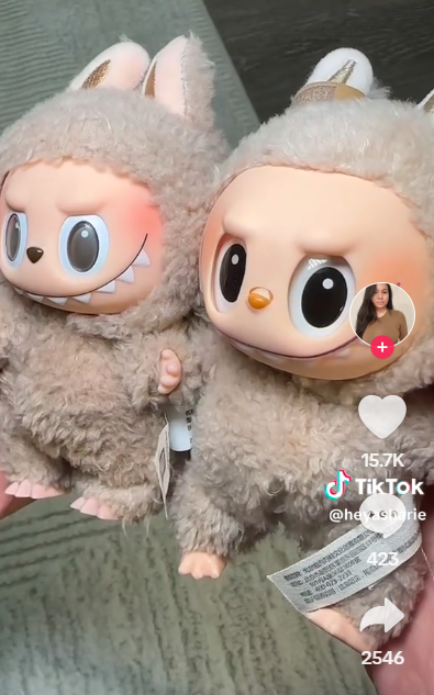 真貨Labubu與被稱為Lafufu的假貨分別。(互聯網)