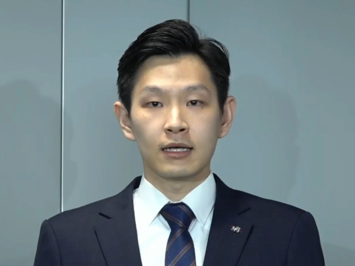 警方毒品調查科行動組高級督察唐為國。(香港警察Facebook直播截圖)