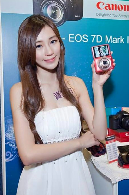 有「車模界林志玲」之稱號的台灣網紅兼模特兒「泡泡」蔡語芯前往台北美容名醫開設的診所,接受俗稱「牛奶針」的靜脈注射麻醉治療後昏迷。其家屬19天後決定拔喉。(網上圖片)