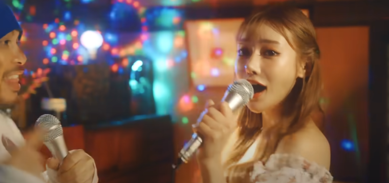 歌曲《我愛的》來明日花合作,成為一時佳話。