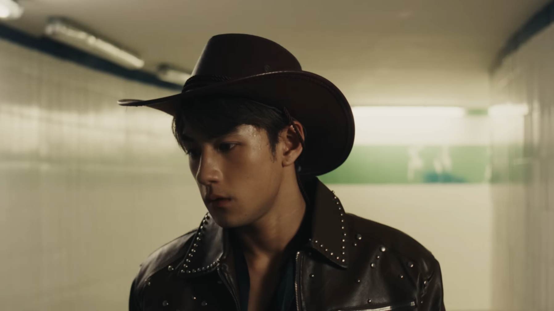 這頂牛仔帽是Jeffrey在檳城拍《膠戰S4》時買,令他一秒入戲!