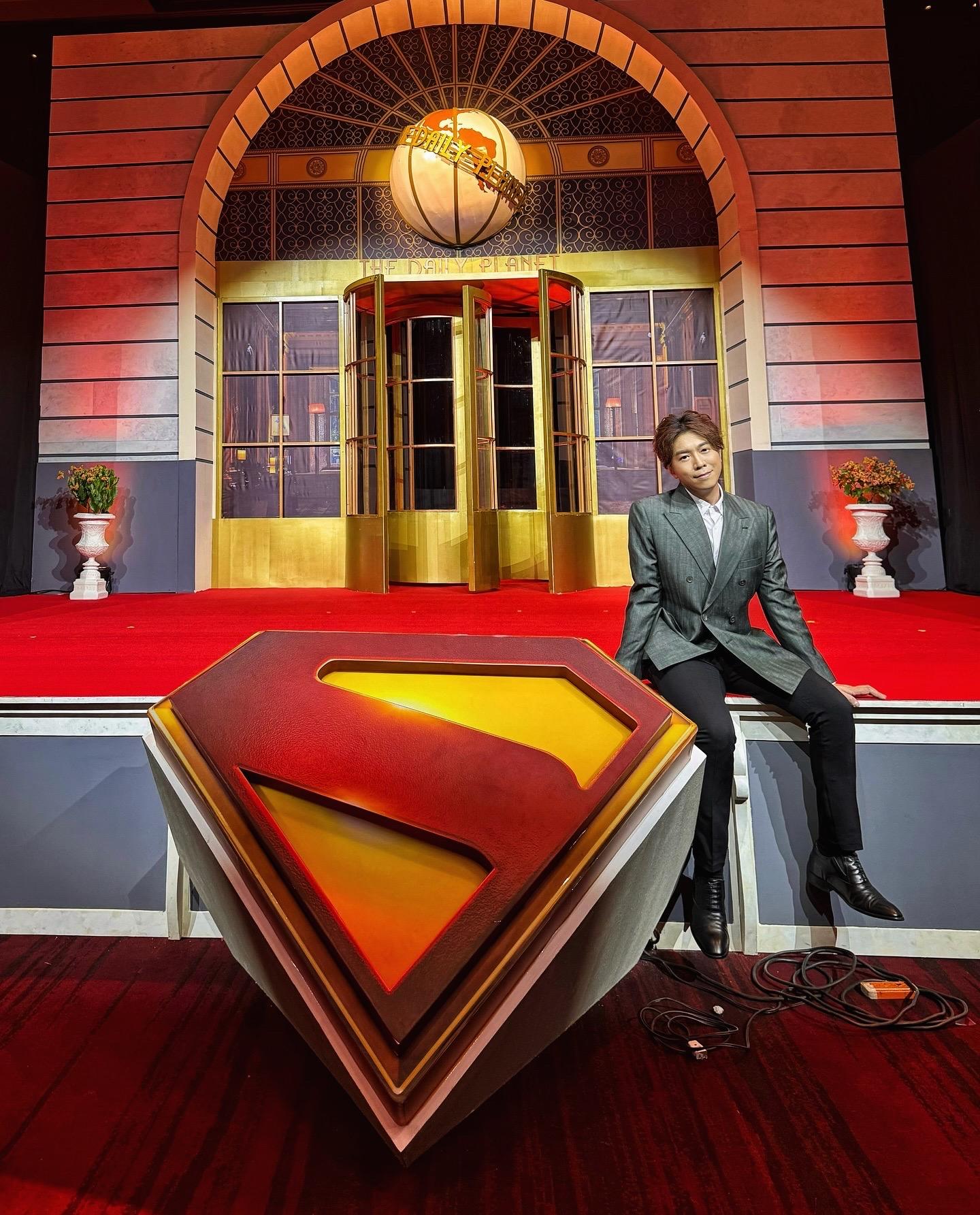 王鎮泉為節目《電影泉攻略》到訪菲律賓訪問電影《超人》團隊。