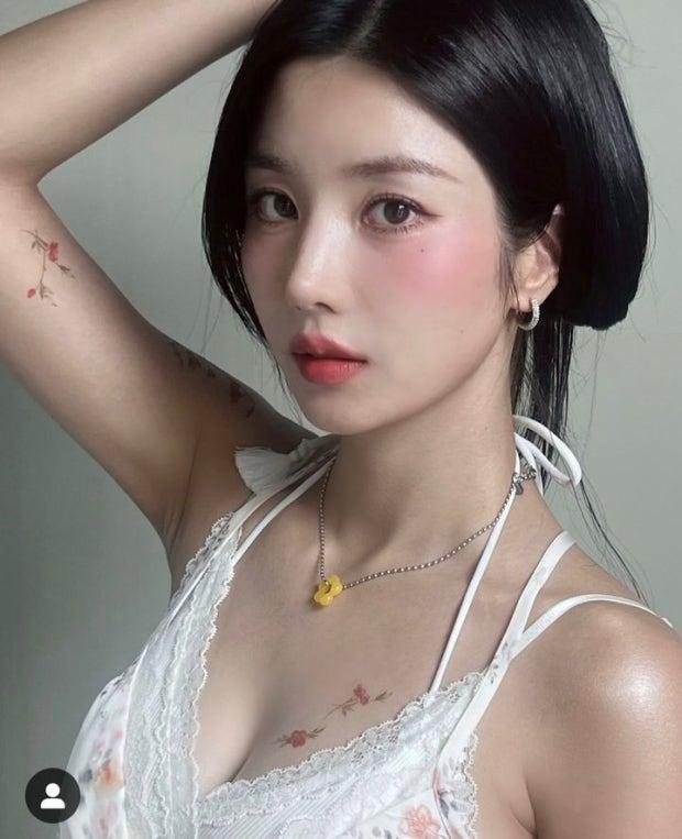 恩妃峇里島度假超性感,網民留言稱她是火辣女孩。