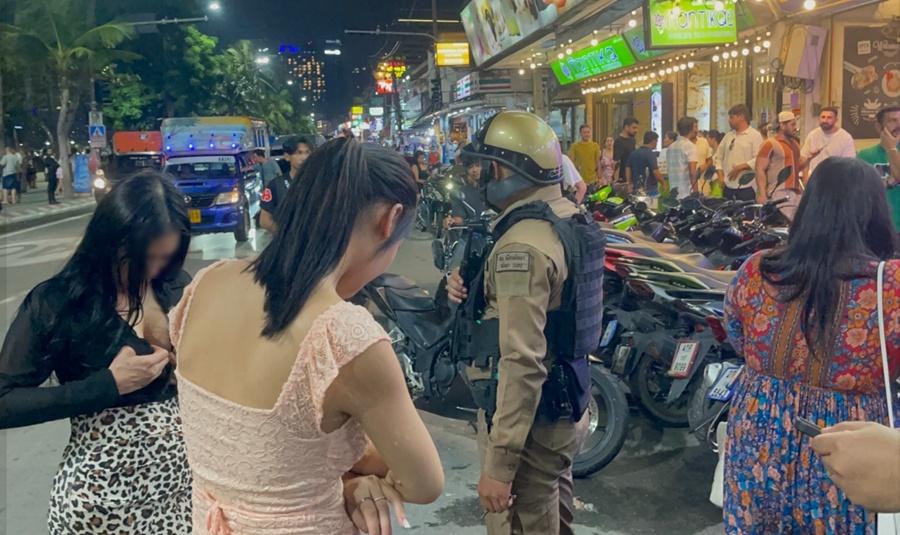 變性女子供稱,男子重複要求檢查並拒絕付款,雙方因此起爭執。(X)