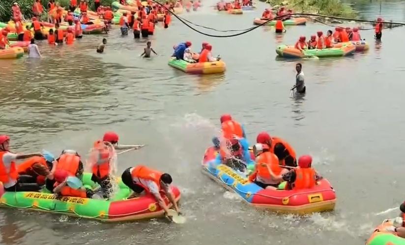 園區人員:高壓水槍等物品均被禁止帶上船。(微博)