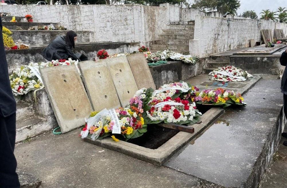 Neves已於周二(3日)落葬。(X)