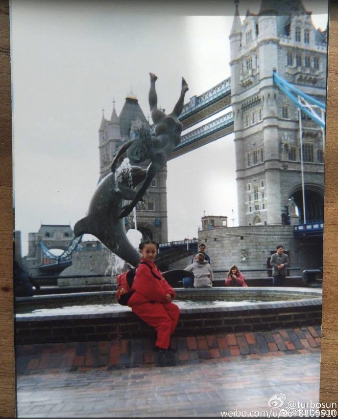 孫儷與鄧超一家被指移英。