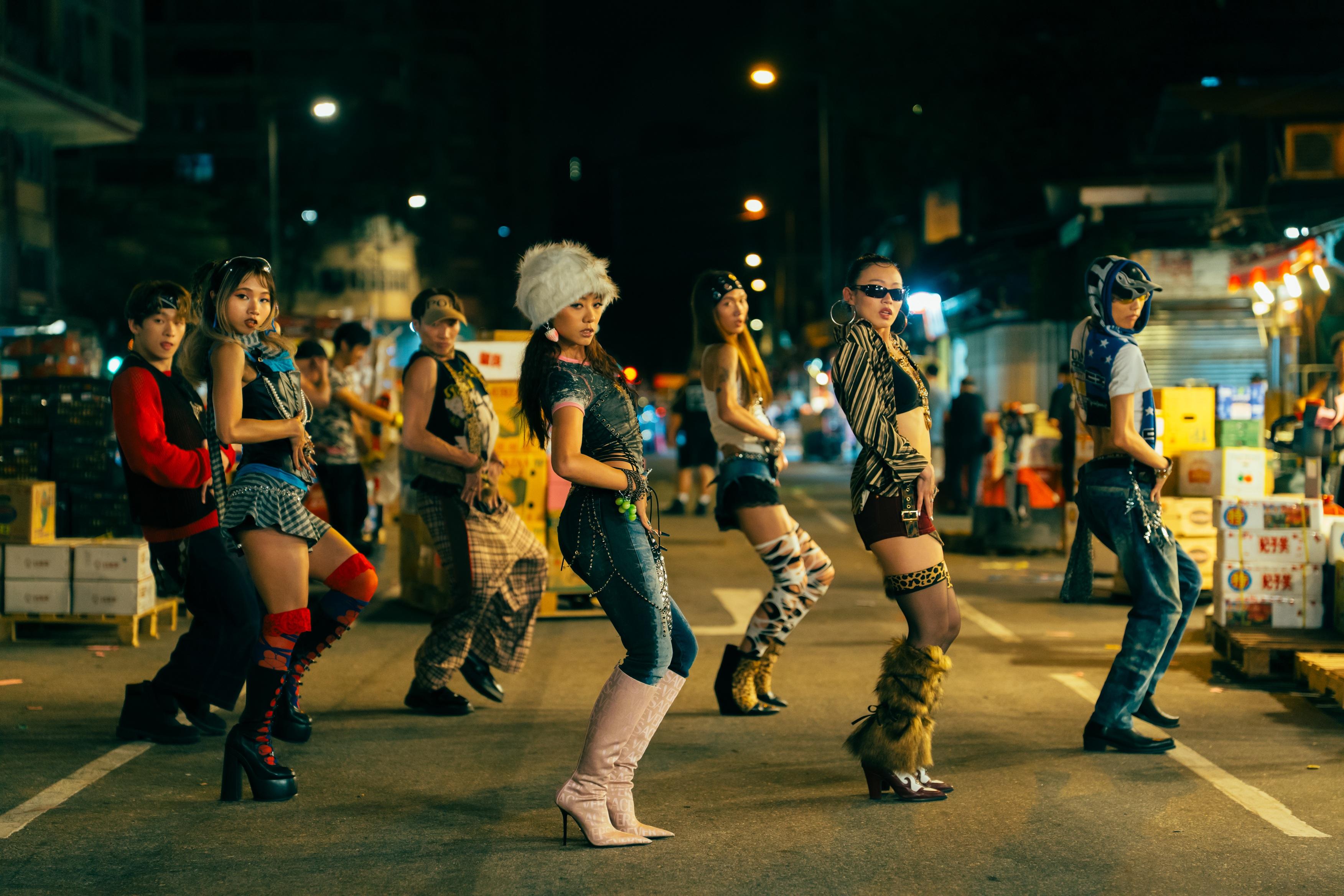 JACE陳凱詠推出全新跳唱歌曲《SWITCH》MV,於於果欄取景。