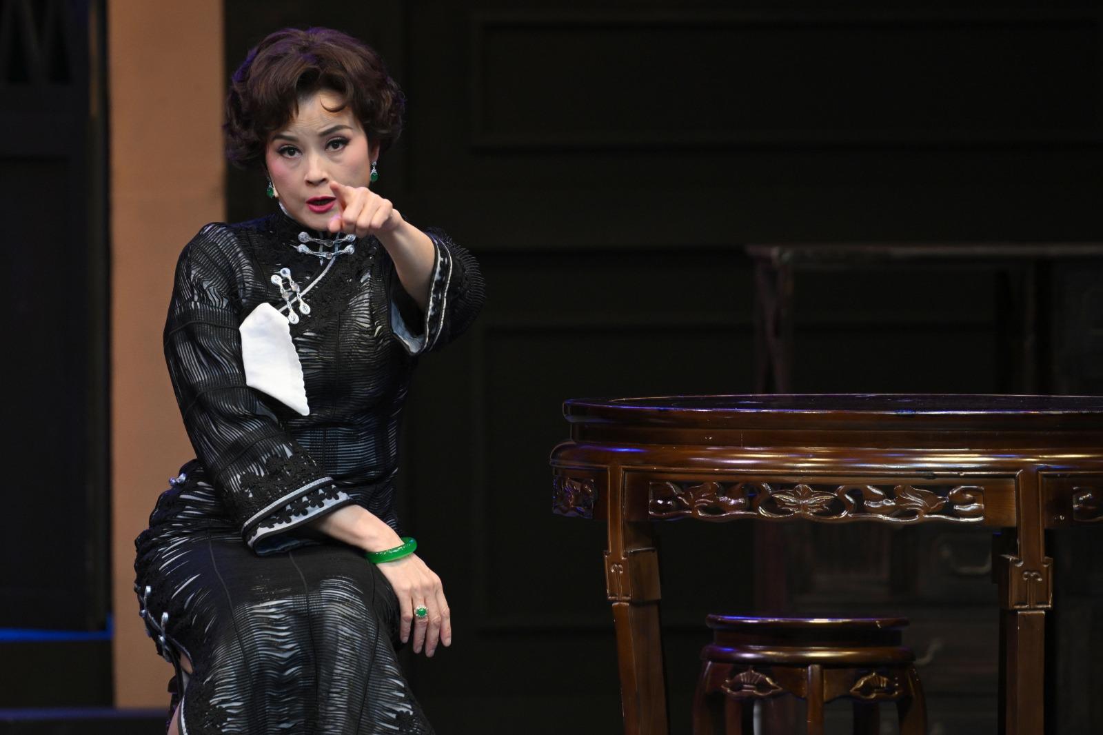 黎燕珊三度重演雷雨,表情豐富,拿捏角色的情緒起伏亦十分出色。