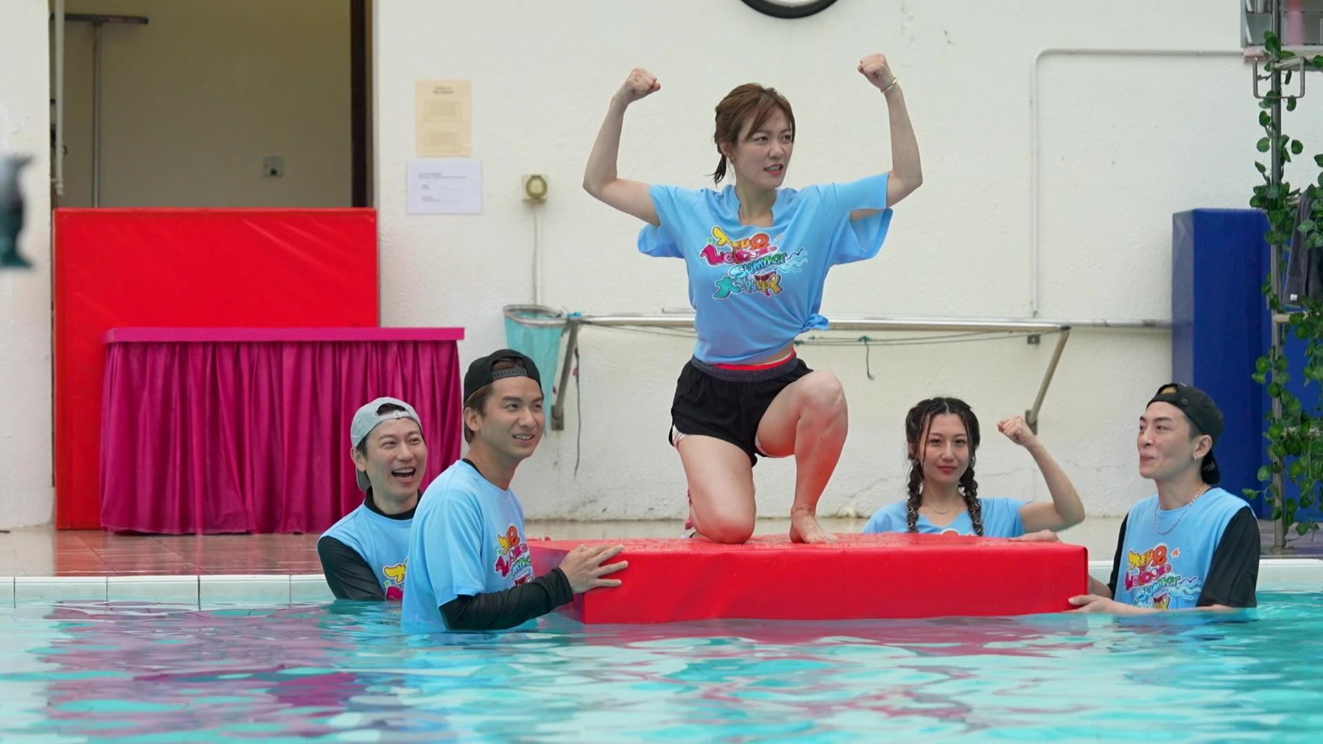 龍婷著阿婆底褲打底成為焦點 。