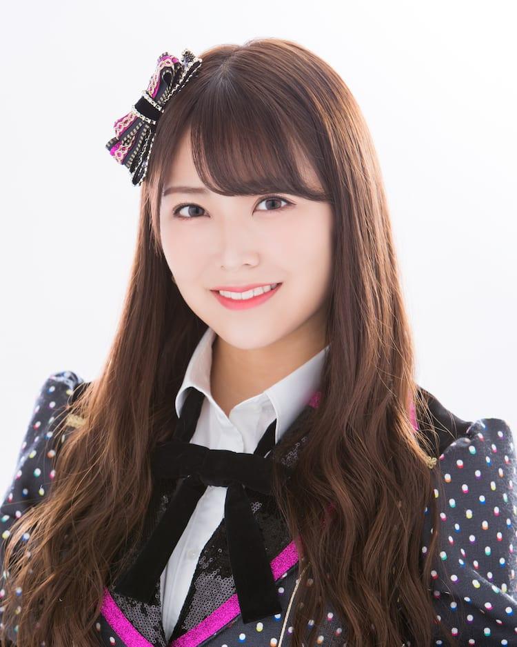 白間美瑠於2010年出道,當時她以NMB48第1期生姿態發展。