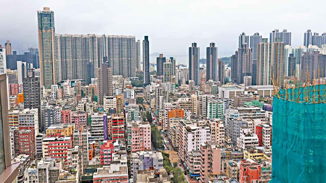 陳茂波認為,穩住樓市加上股市向好能使市民有信心消費。(資料圖片)