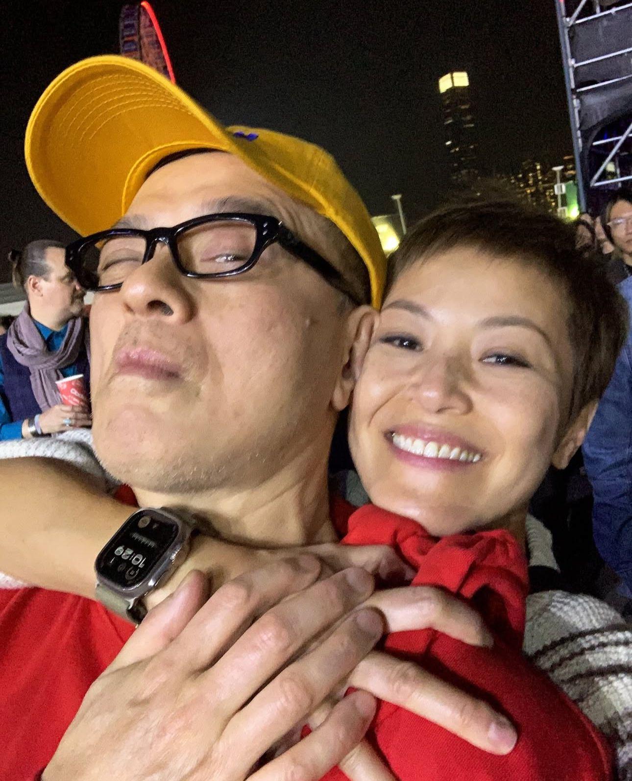 黃耀明轉發何韻詩的帖文,分享了兩人多張合照。