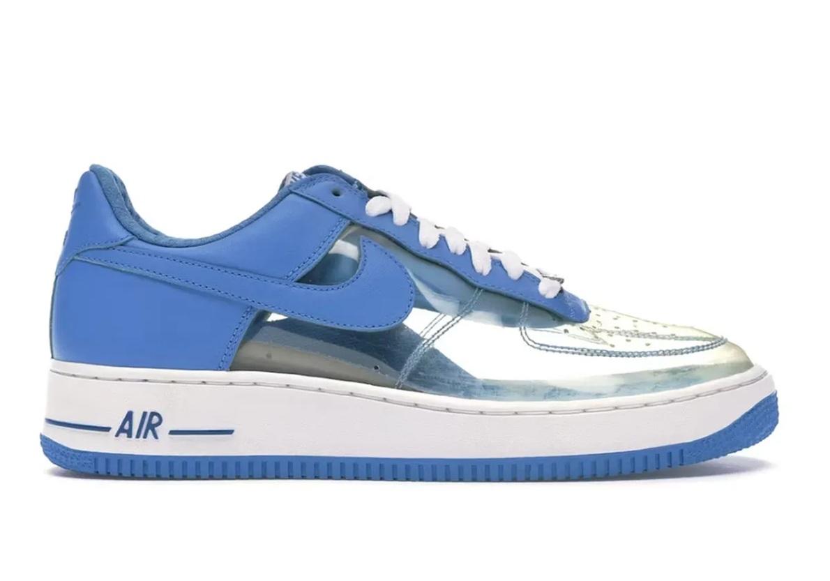 Nike在2005年推出第一代隱形女AF1。