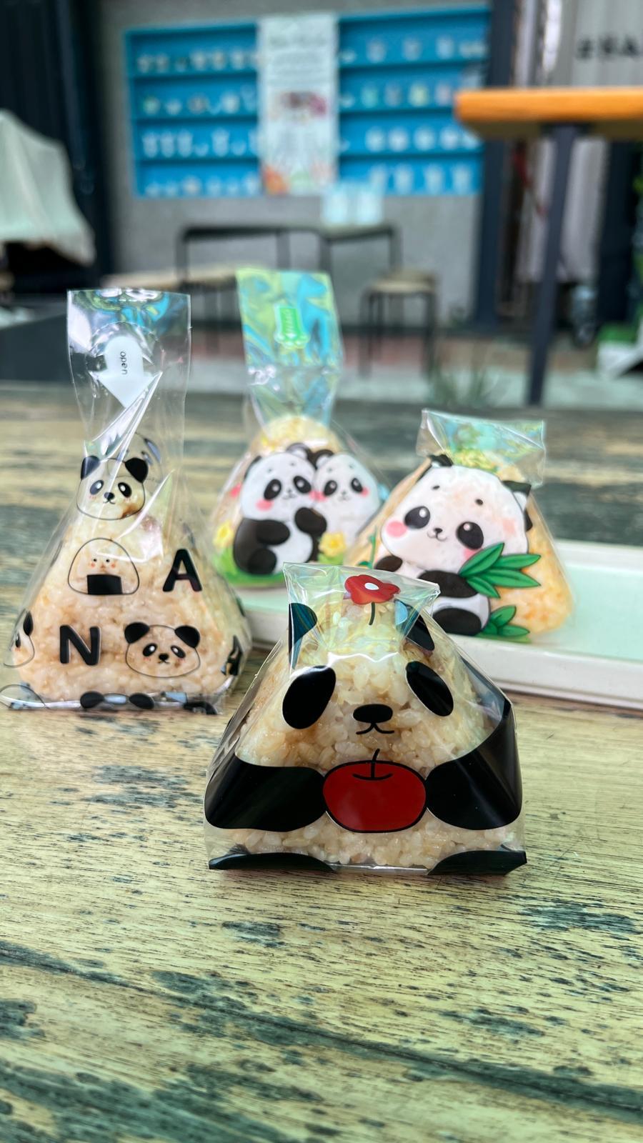 香港建造商會派發清新輕怡健康飯糰,幫助香港人提神後再拼搏。