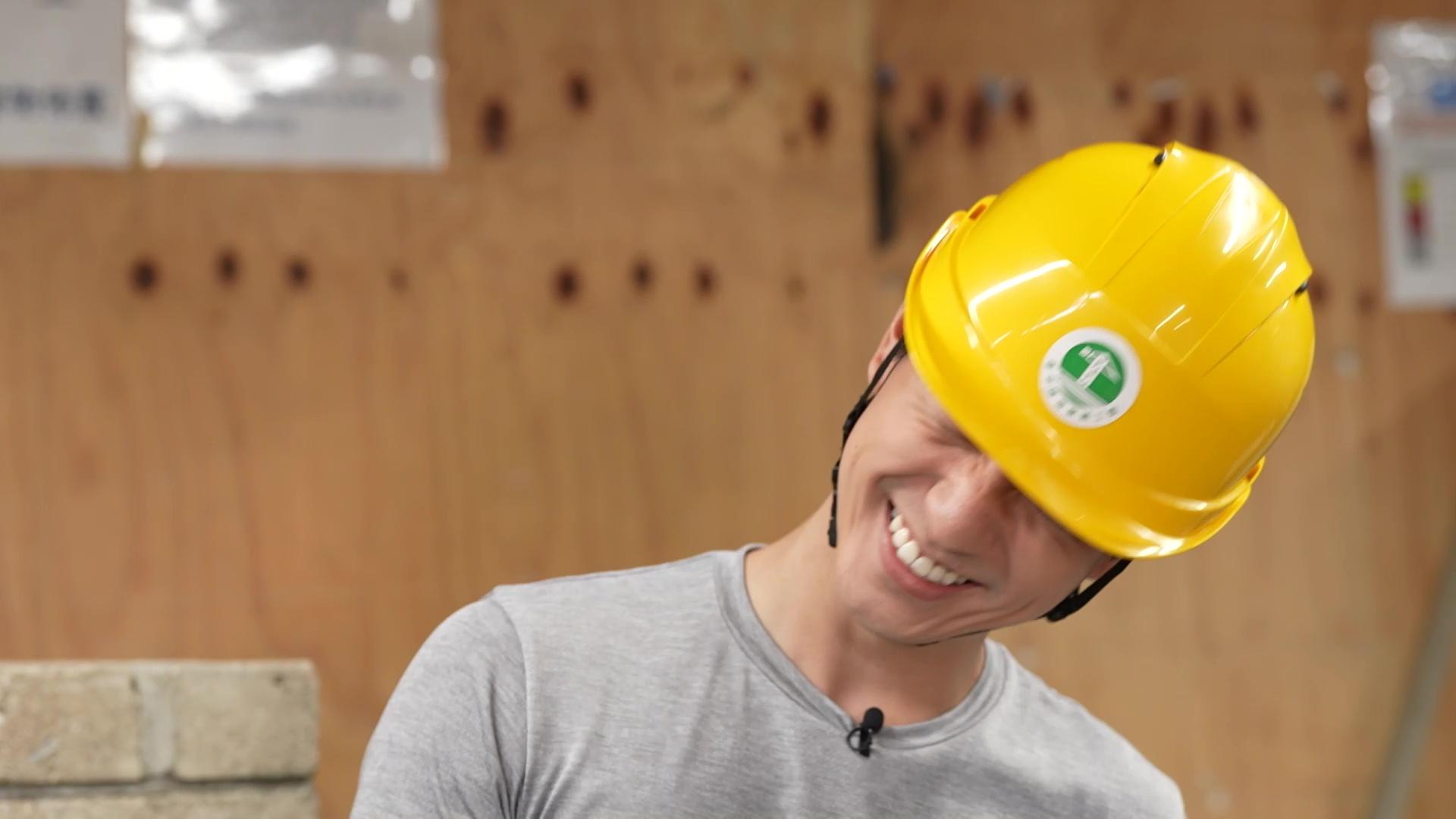 Ricco即時表露怕羞表情。