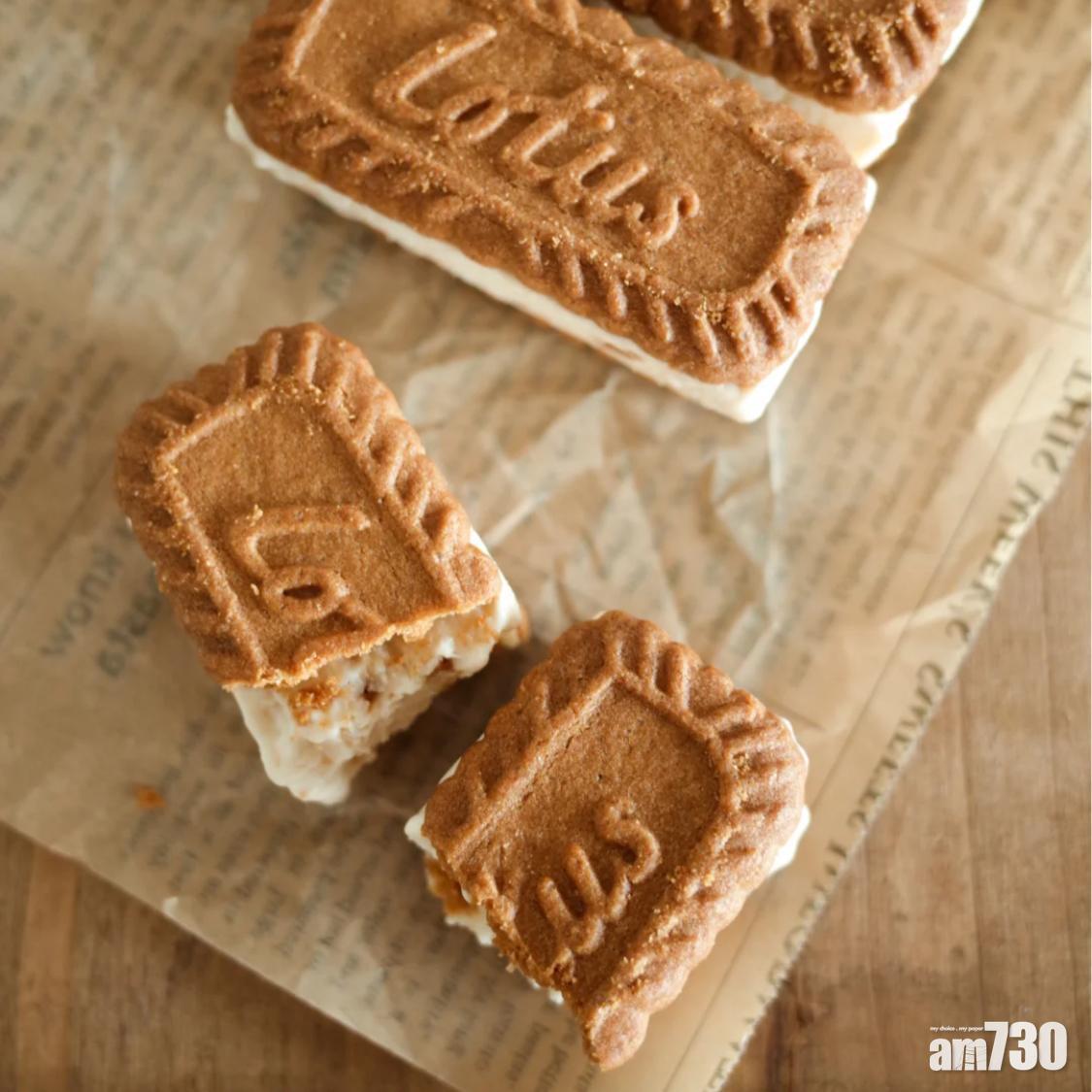懶人直接將焦糖餅乾夾着雪糕吃即可!