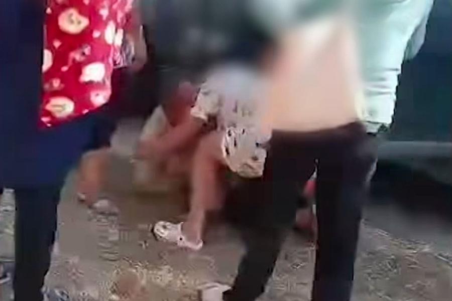 男子捲款與人妻小三走佬 遭妻子狠捉下體阻止