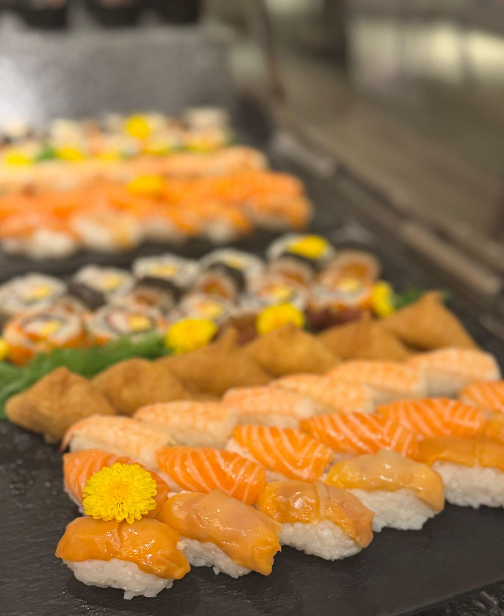 日食有多款壽司及太卷。