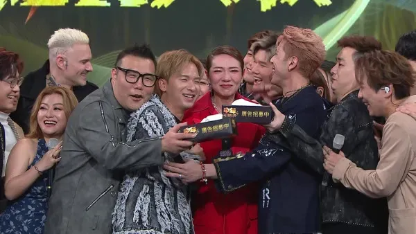 車婉婉於《中年好聲音321經典大戰》被「愛的密碼」感動。