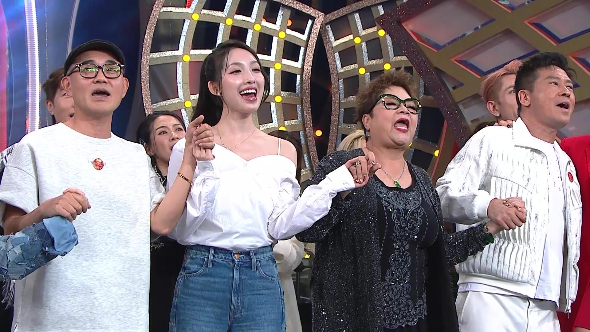 全體合唱《感激我遇見》。