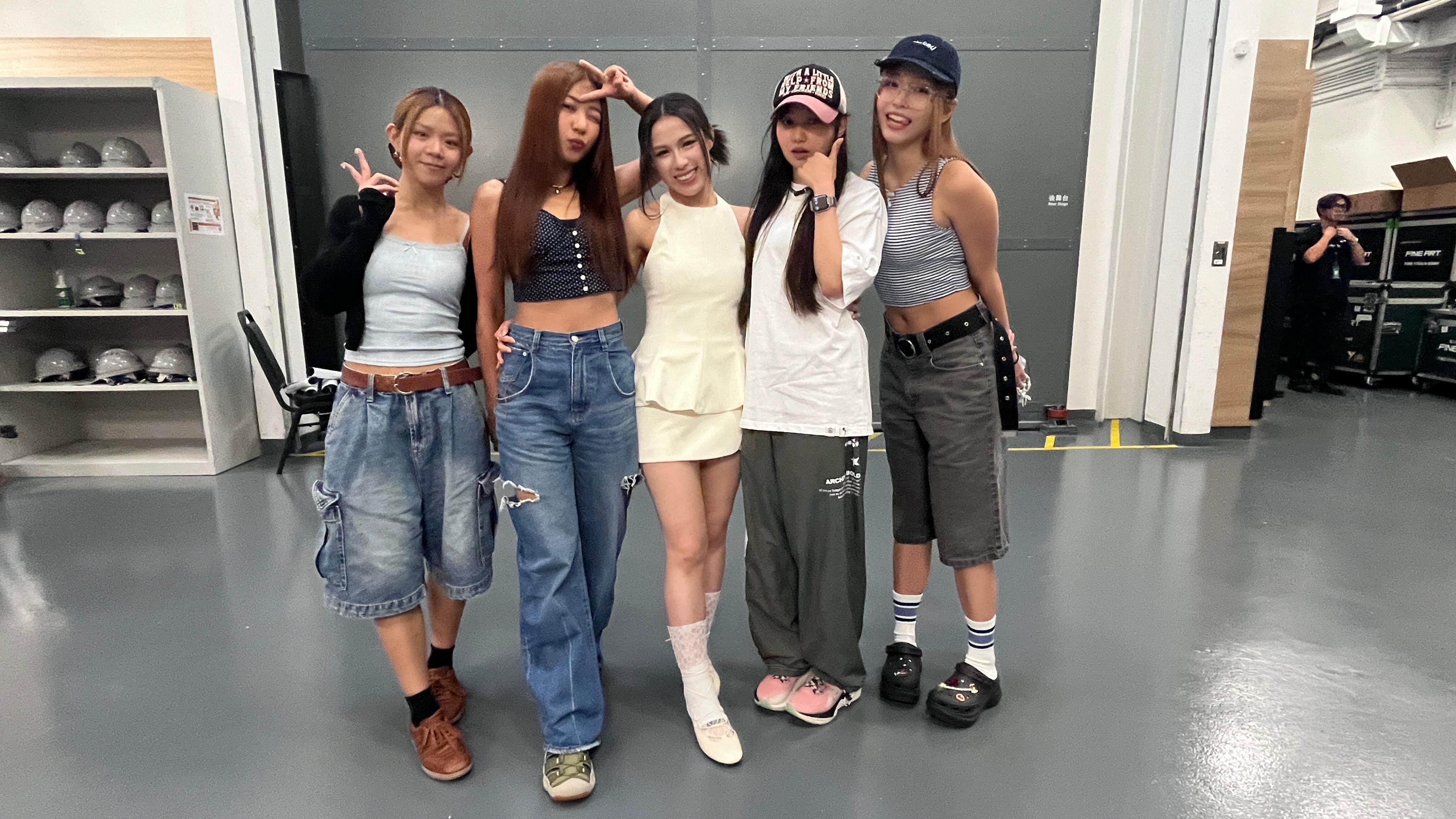 COLLAR成員陳泳伽Winka首次參演音樂劇,獲隊友沈貞巧Gao、李芯駖Sumling許軼Day、蘇雅琳Ivy So捧場。