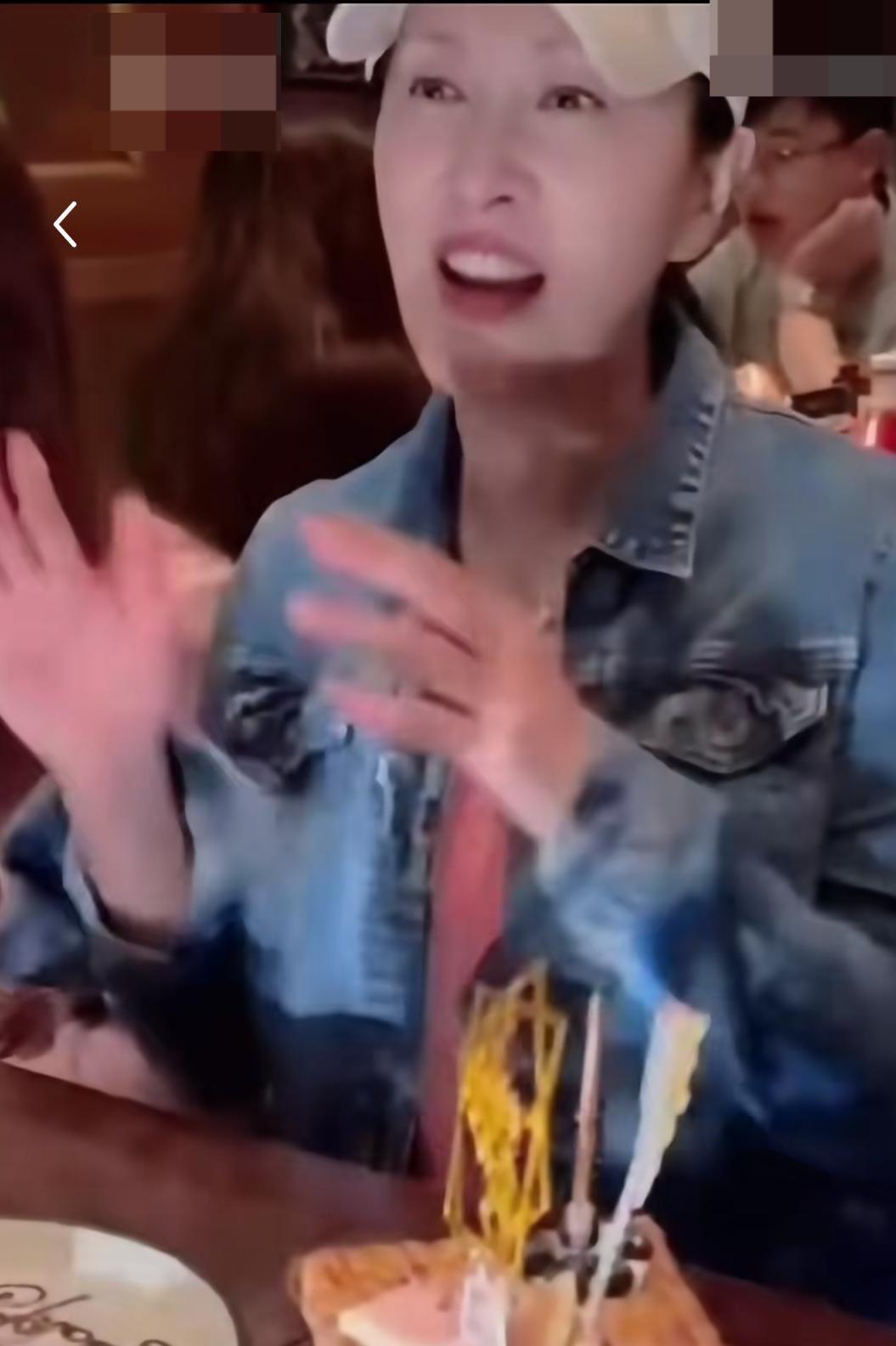 Flora皮膚相當白滑,狀態非常佳!