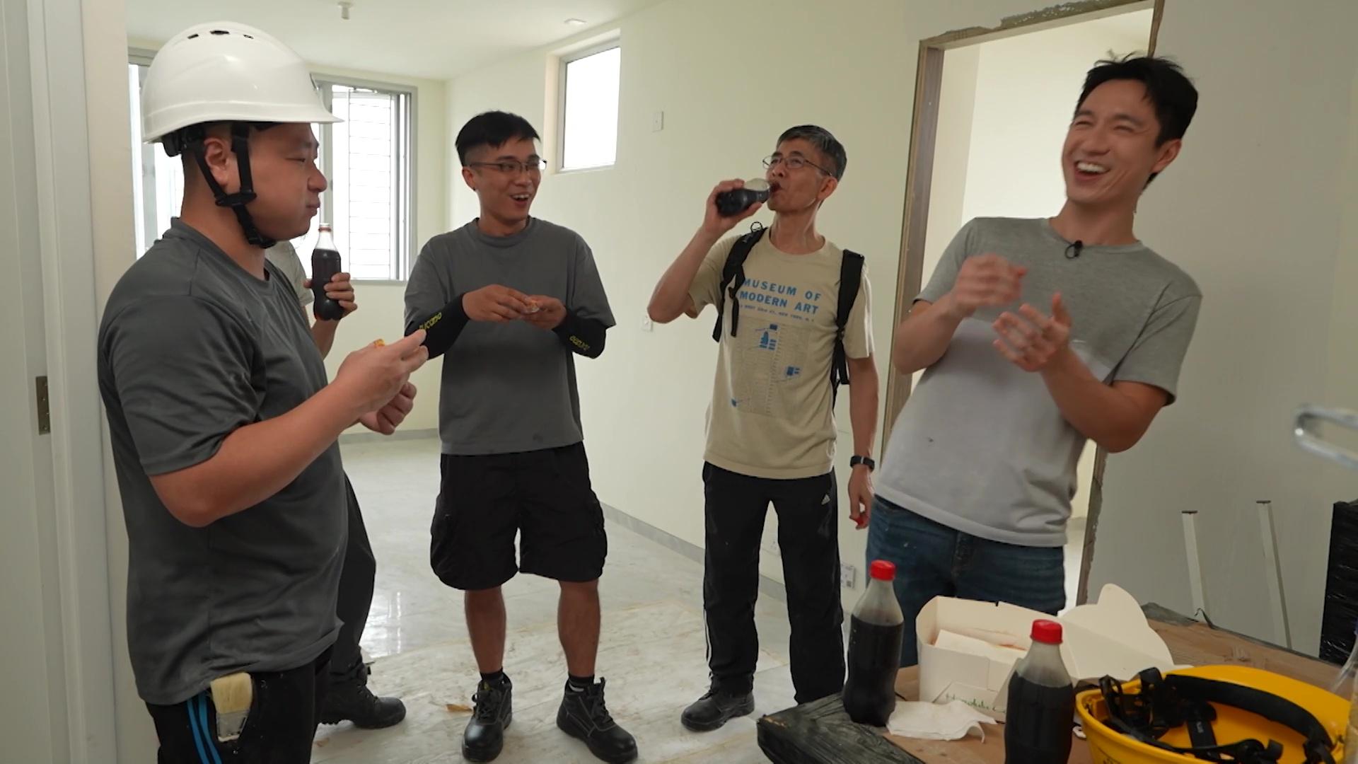 Ricco化身友誼先生,請客慰勞一班師傅。