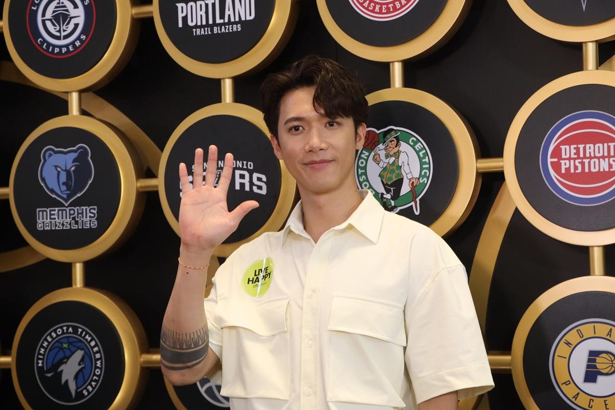 Stanley請fans食漢堡包,超窩心。