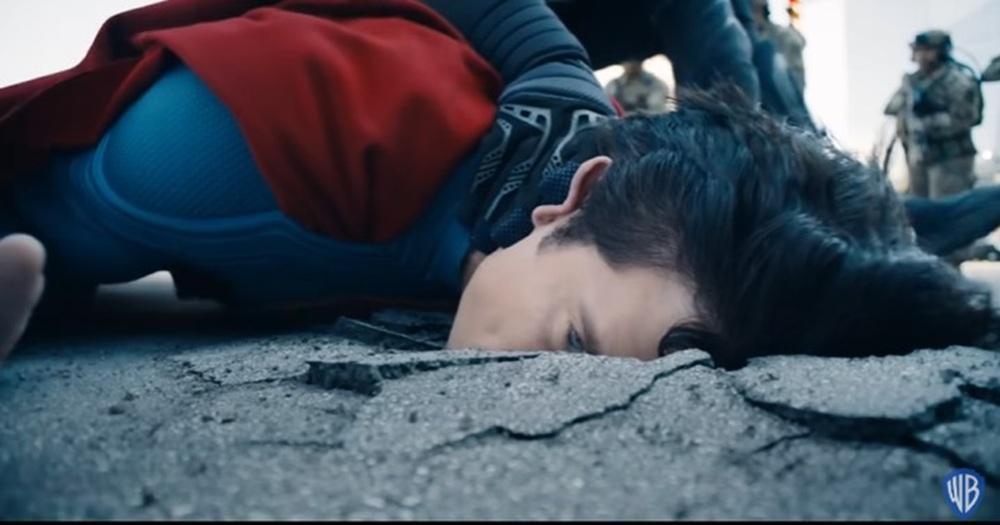 《超人》終極預告 熱視線360度殺敵 海洋陸地分裂超震撼(有片)