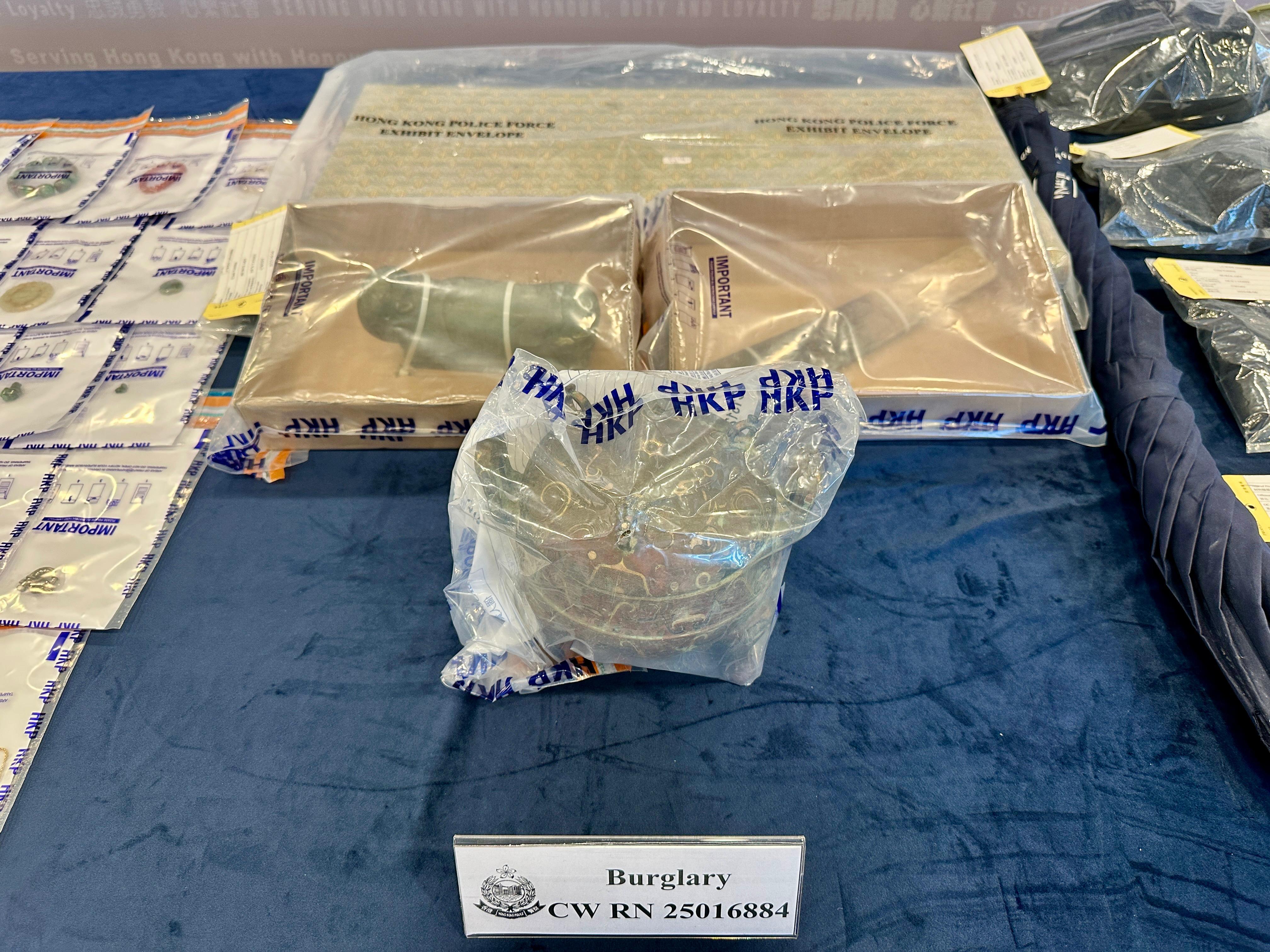 柴灣古董店兩度被爆竊損失200萬元,警方拘捕2人