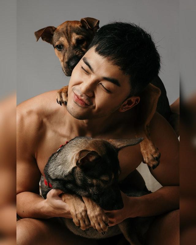 伍富橋呼籲各界關注流浪動物。