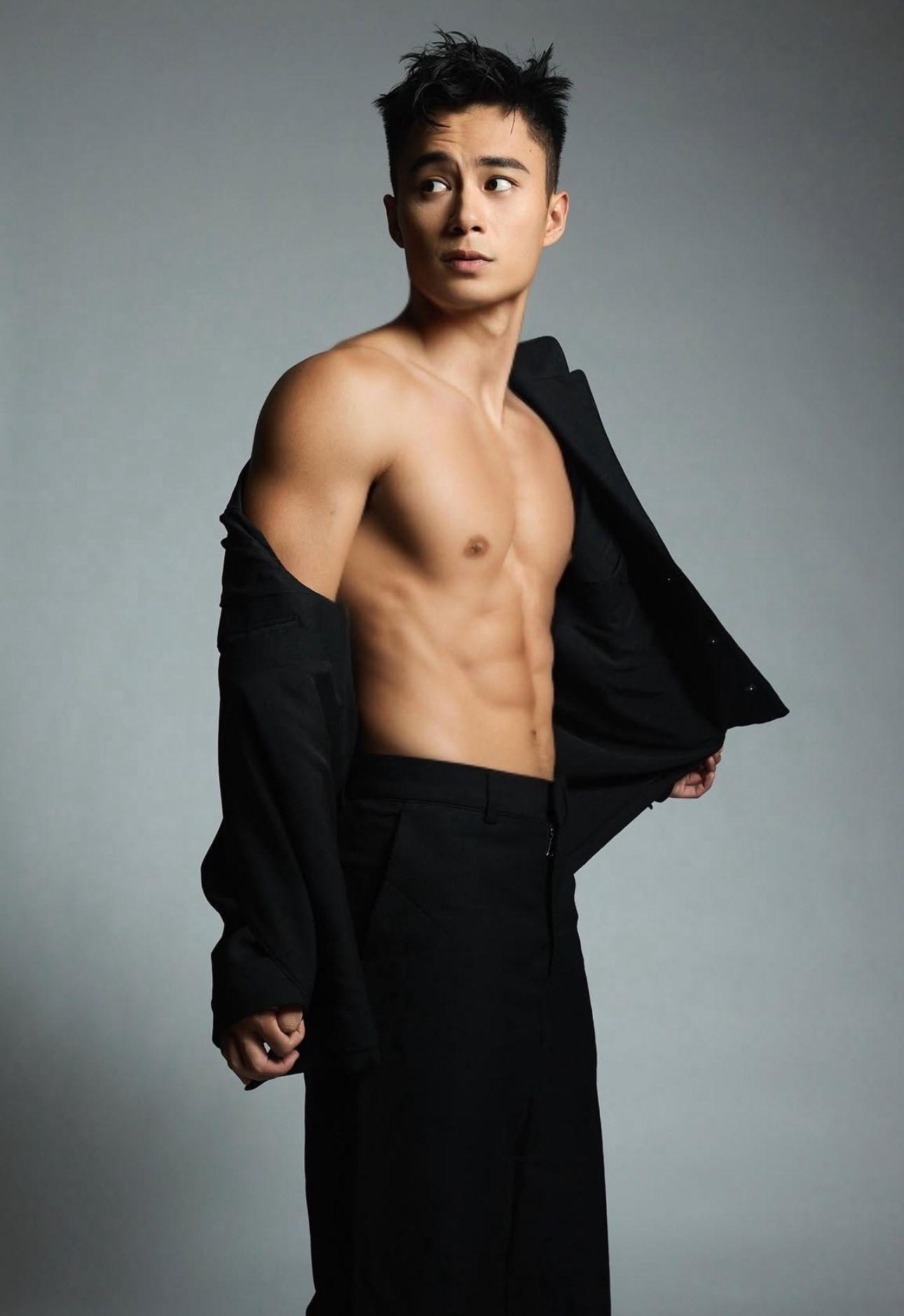 孔德賢分享出多張肌肉靚相。