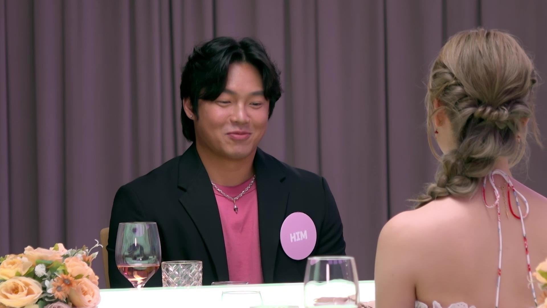 Eddie一嚟阿Him就不自覺扁嘴。