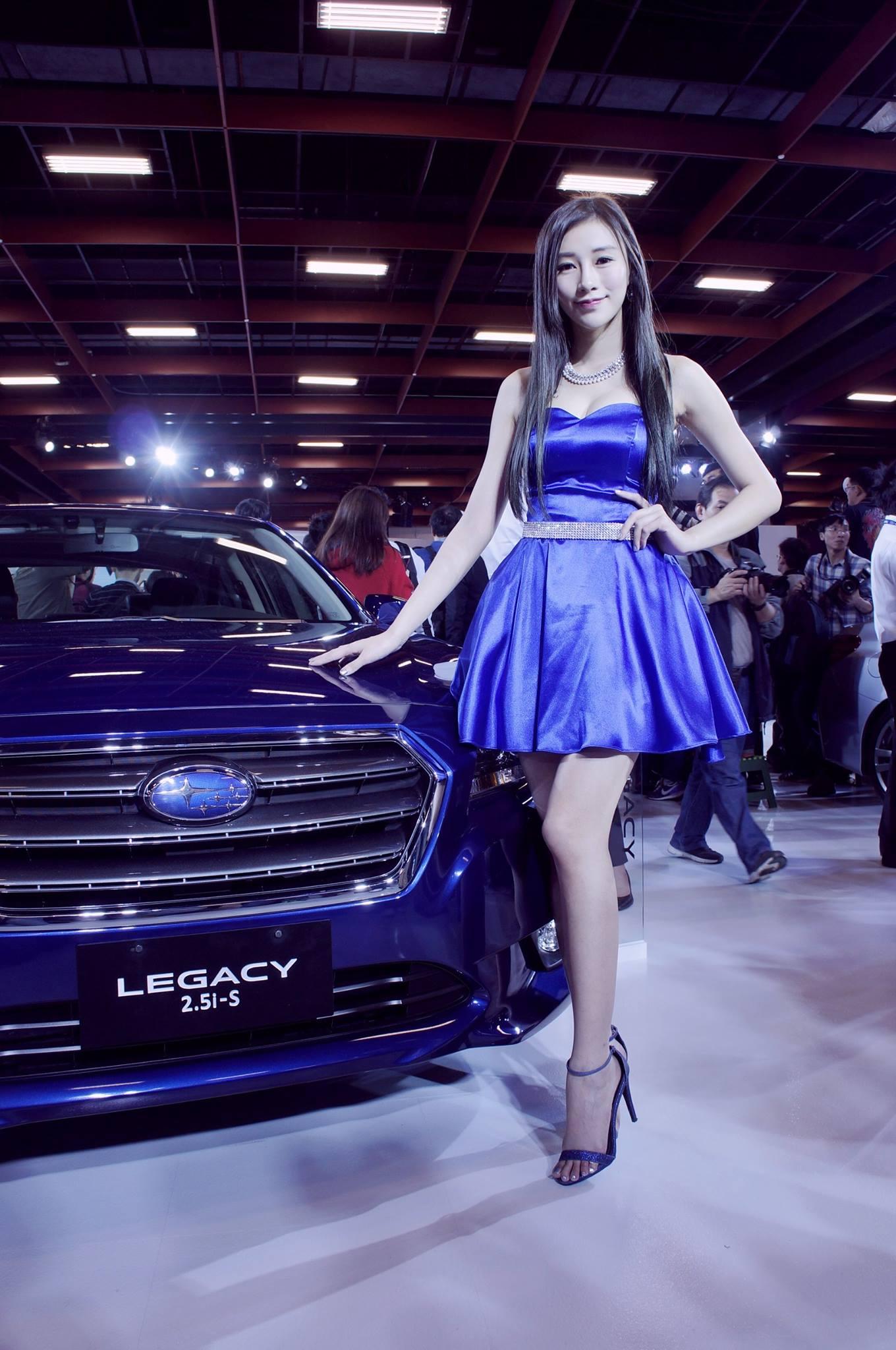 有「車模界林志玲」之稱號的台灣網紅兼模特兒「泡泡」蔡語芯前往台北美容名醫開設的診所,接受俗稱「牛奶針」的靜脈注射麻醉治療後昏迷。其家屬19天後決定拔喉。(網上圖片)