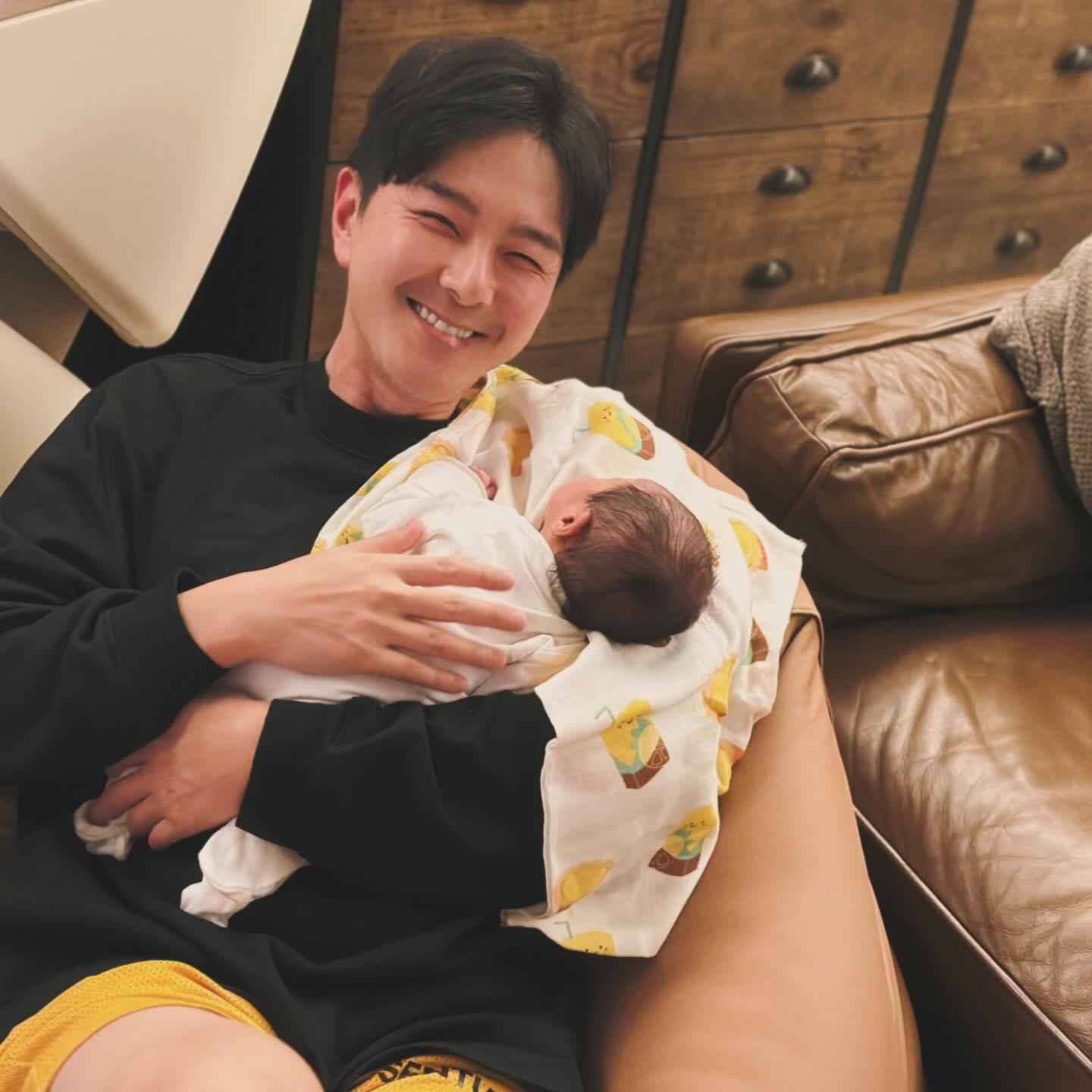 蕭正楠黃翠如有仔萬事足,工作以外就是照顧兒子。