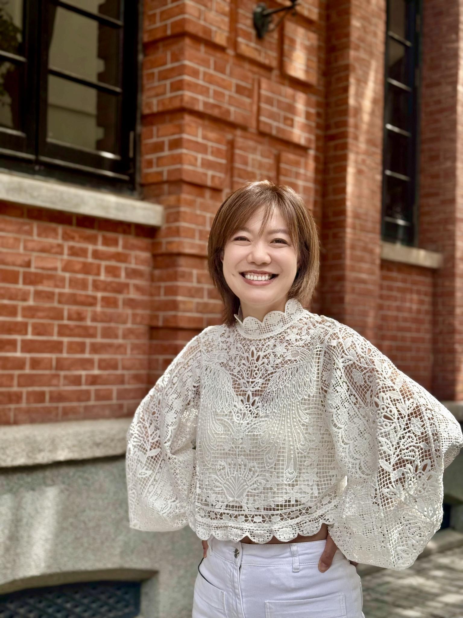 龍婷由街頭歌手唱到各大小表演場地。