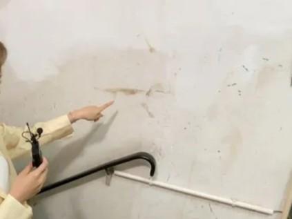 牆身有排泄物痕跡。(東張西望圖片)