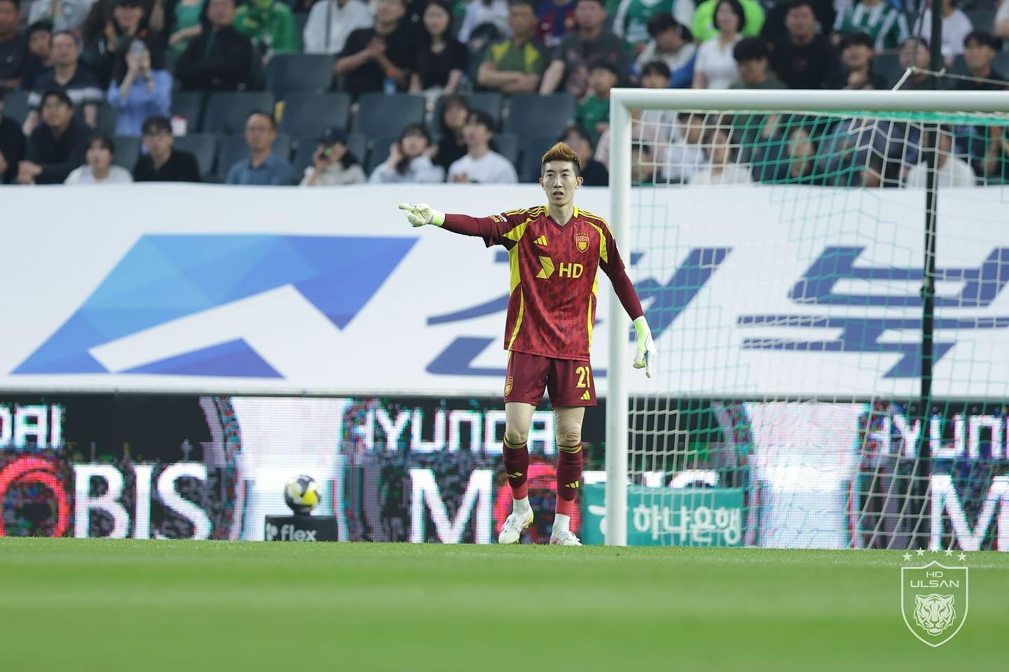 蔚山HD門將為趙賢祐。
