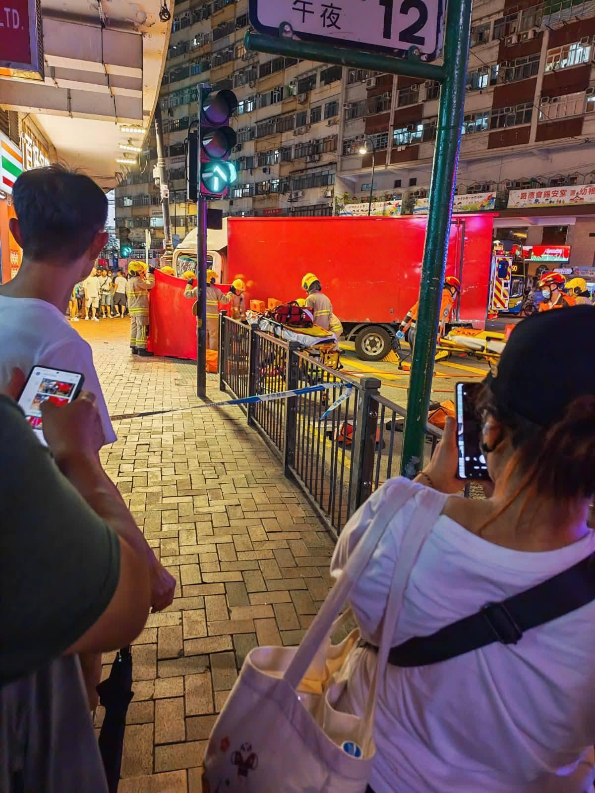 北角長命斜發生驚險車禍。(fb「香港交通及突發事故報料區」圖片)