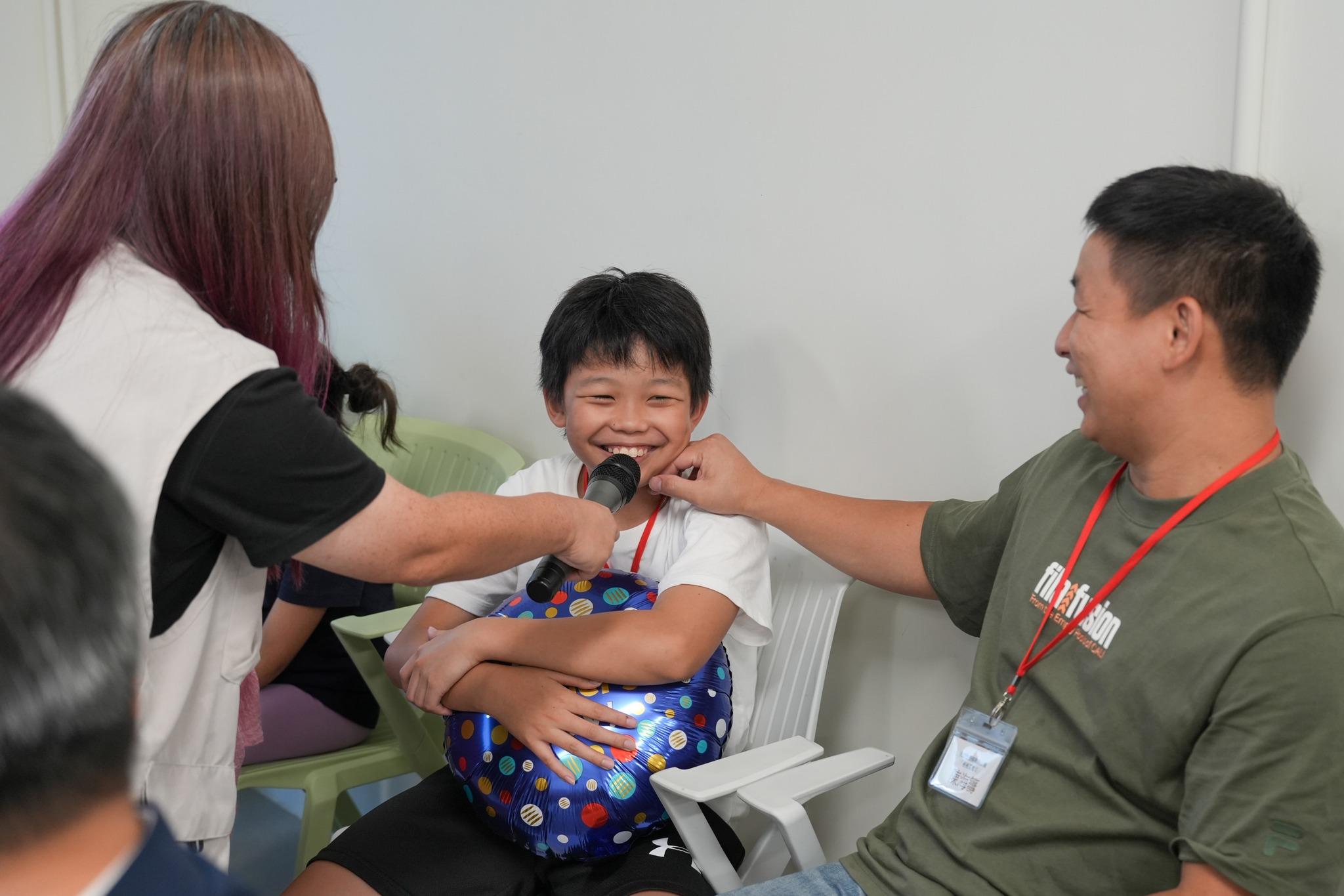 住戶慶祝父親節。(何永賢FB)