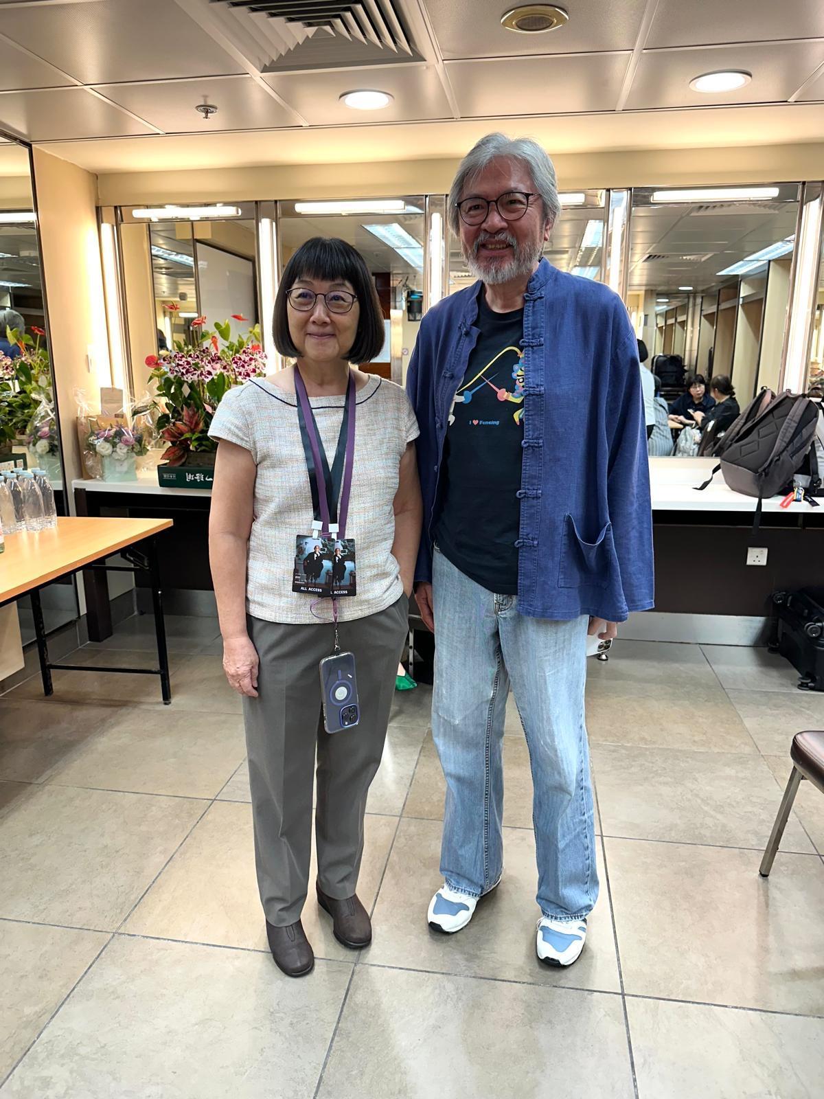 John與阿Lo的太太唐書琛合照。