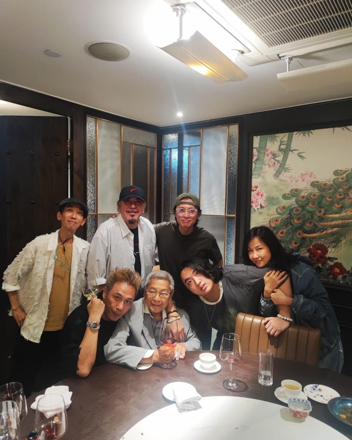 劉兆銘與秋生等人不時共聚。