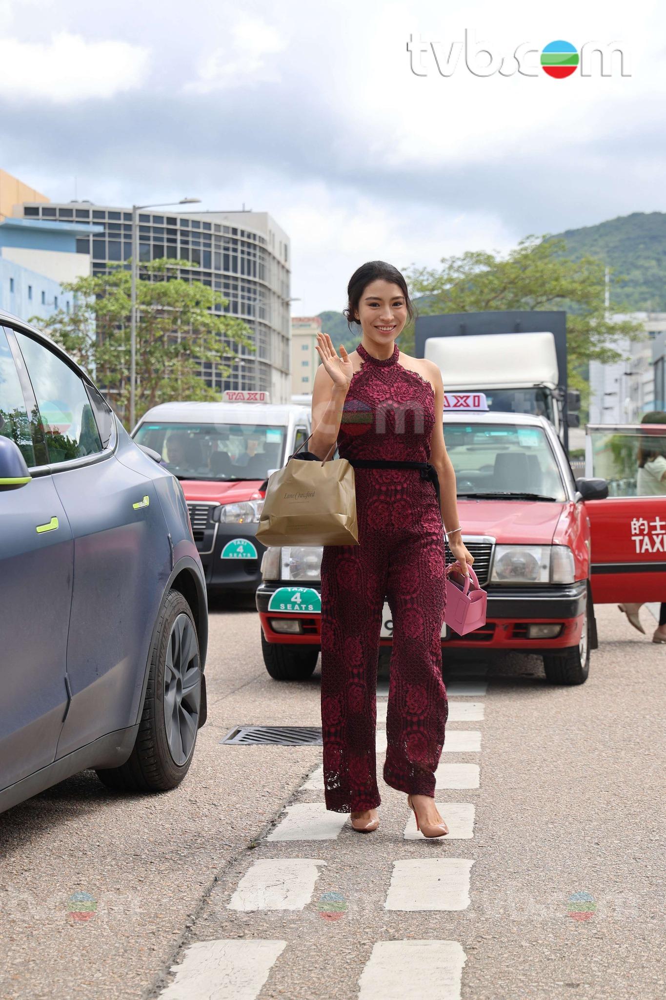 《2025香港小姐競選》今日於電視城展開首輪面試。(TVB Facebook 照片)