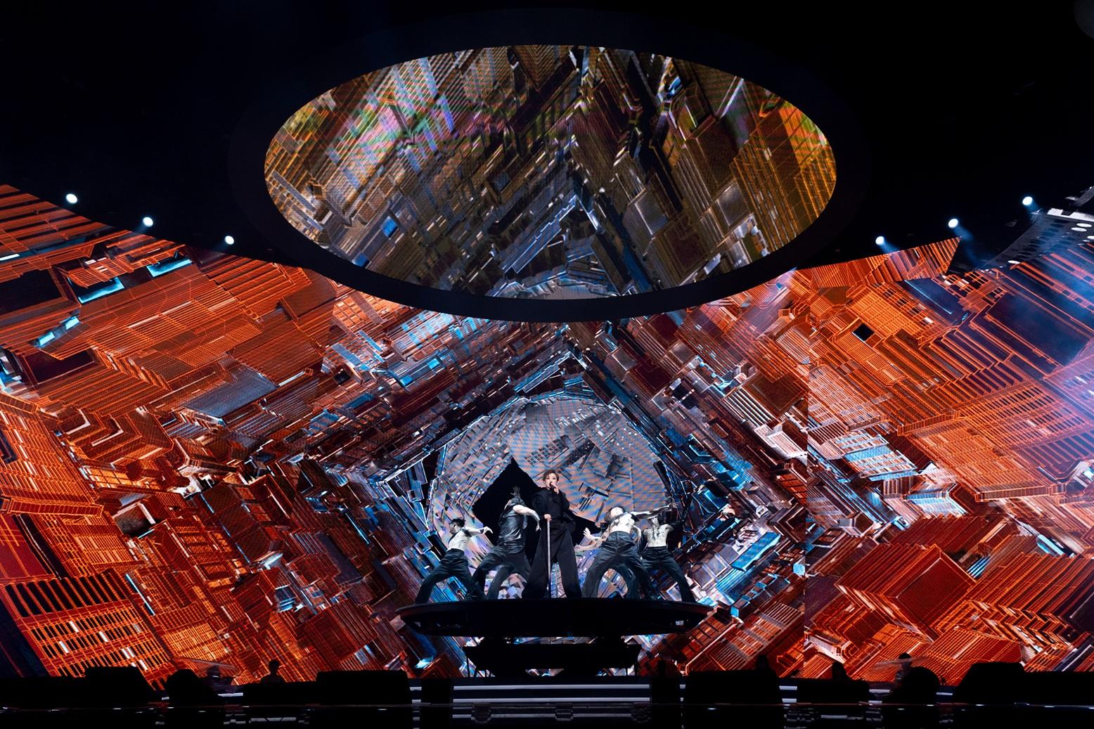 林憶蓮《迴響Resonance 2025》打造全方位旋轉舞台。