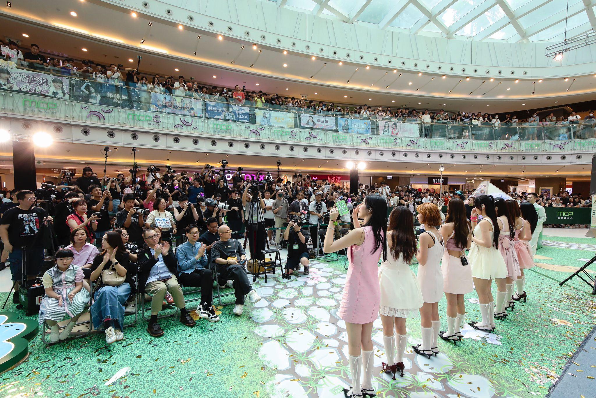 Lolly Talk與粉絲零距離合體玩遊戲。