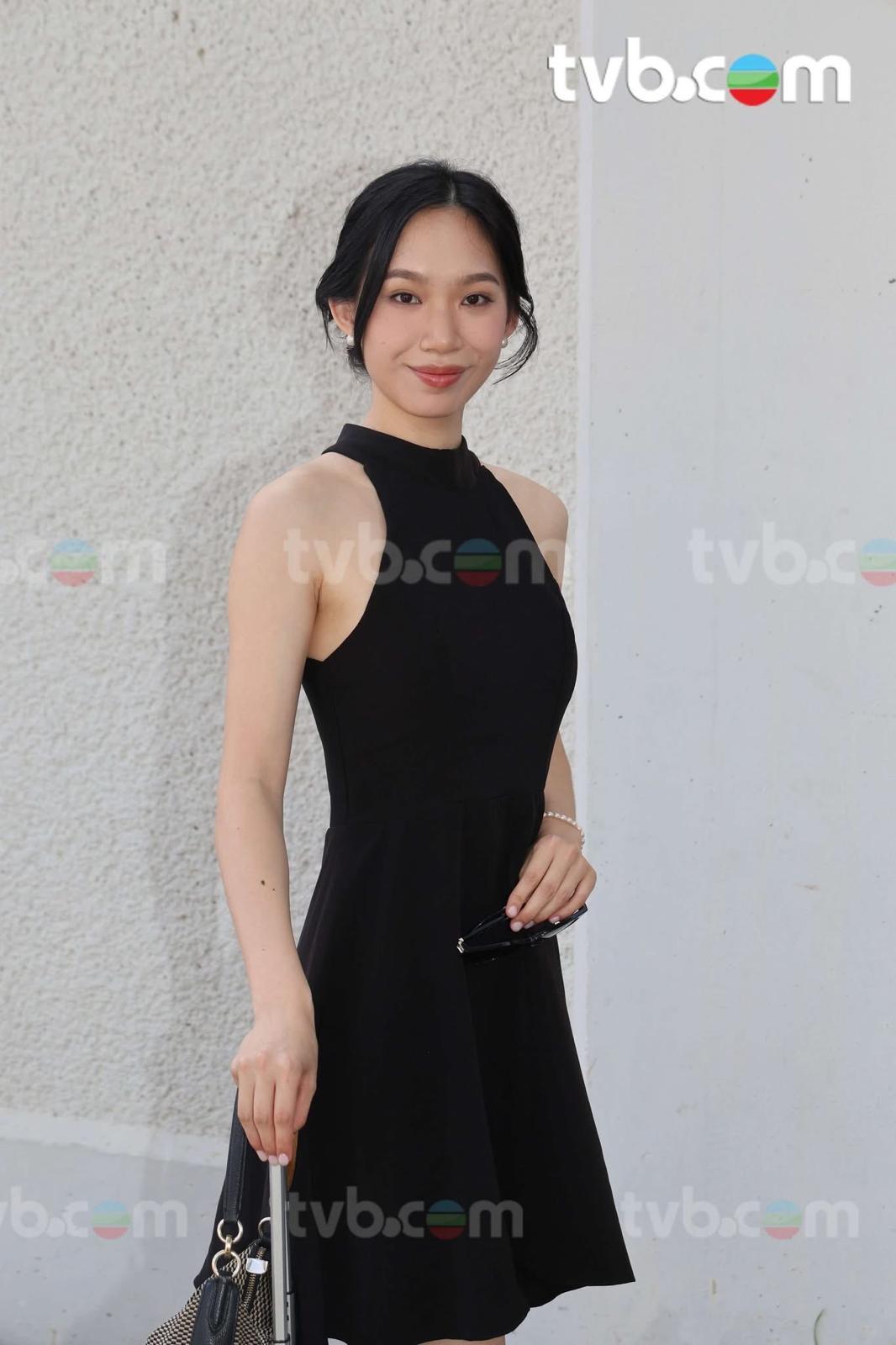 一眾有份獲邀參選的佳麗陸續在早上抵達電視城。(TVB Facebook 照片)