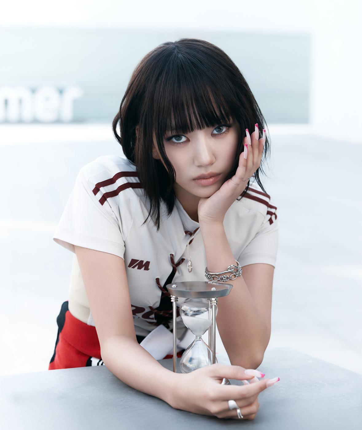 舞蹈擔當Sooin則是首爾表演藝術高中高材生,擁有6年練習生經驗,實力與外貌兼備。