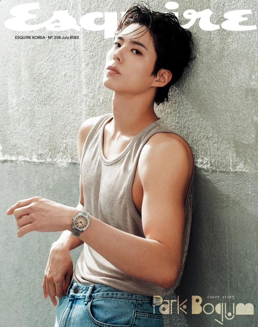 朴寶劍事業持續向好,近日再成雜誌的封面人物。