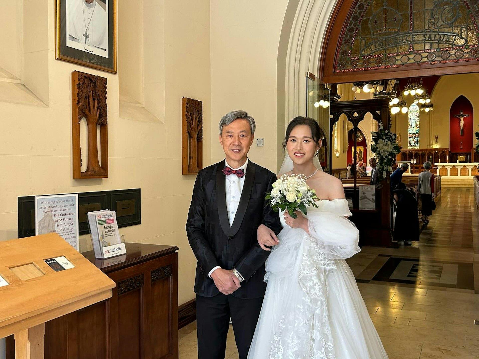 陳榮峻囡囡結婚,他飛去新西蘭出席婚禮。